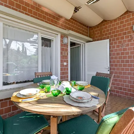 Vega By Interhome *